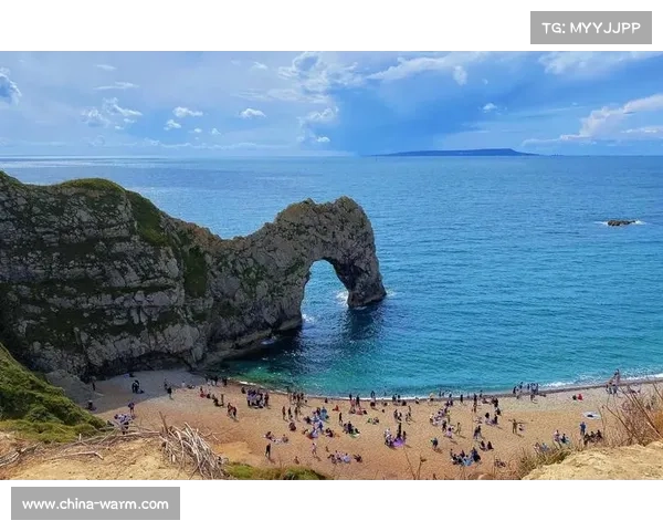 伯恩茅斯旅游攻略:探索这座英国海滨小城的历史文化与自然景观 伯恩茅斯旅游攻略:探索这座英国海滨小城的历史文化与自然景观